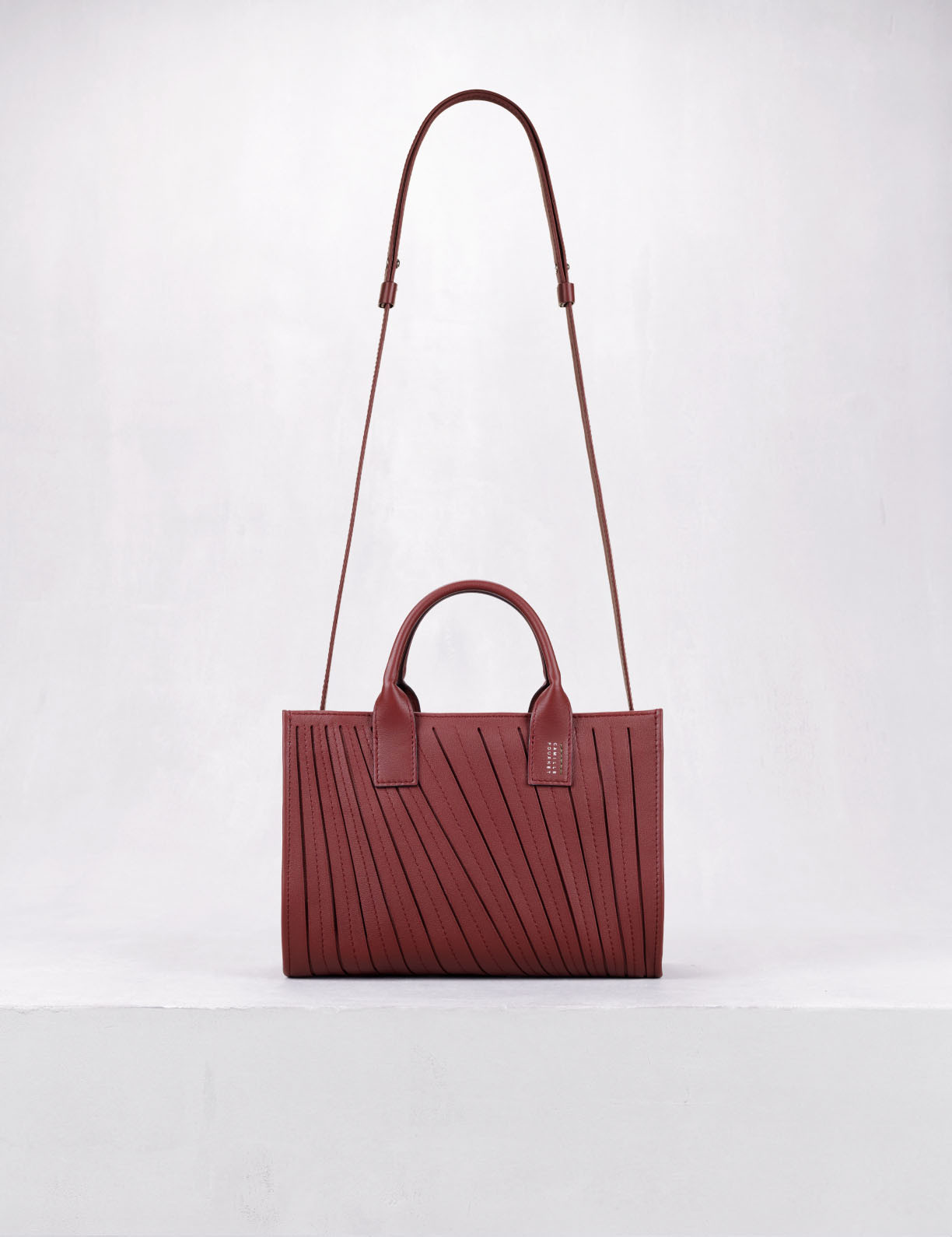 32.15 Small pleated shopping bag