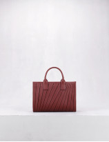 32.15 Small pleated shopping bag