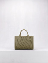 32.15 Small pleated shopping bag