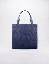 32.09 Soft leather tote bag in pleated leather