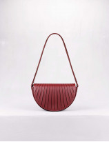 32.04 Cross body bag in pleated leather