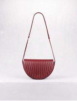 32.04 Cross body bag in pleated leather