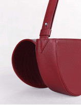 32.04 Cross body bag in pleated leather