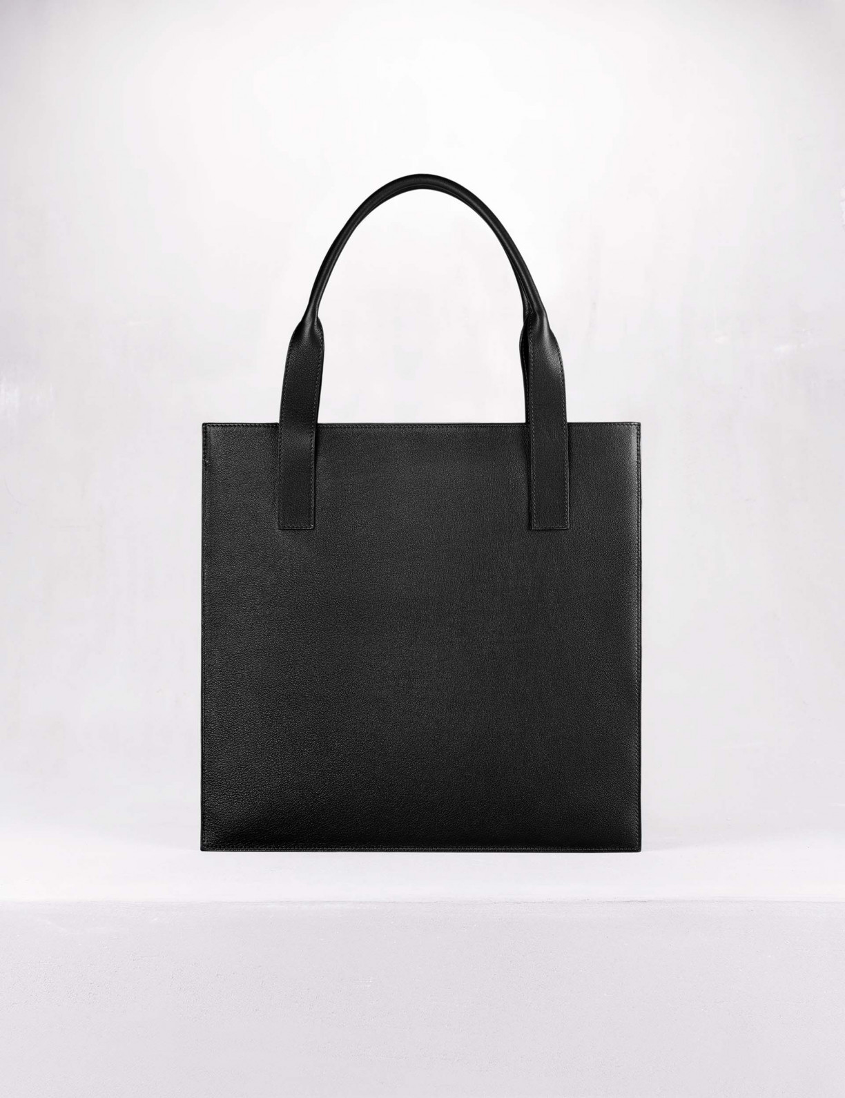 32.09 Soft leather tote bag in pleated leather