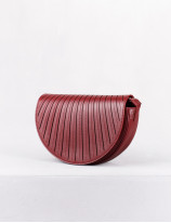 32.04 Cross body bag in pleated leather