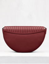 32.04 Cross body bag in pleated leather