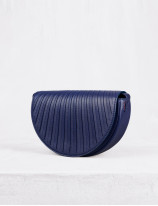 32.04 Cross body bag in pleated leather