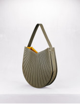 32.06 Hobo bag in pleated leather