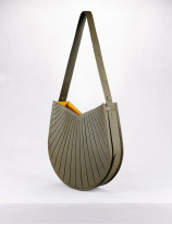 32.06 Hobo bag in pleated leather