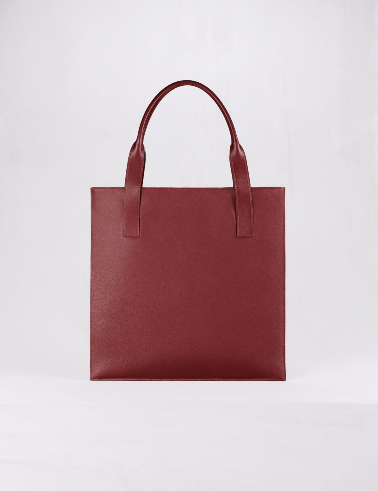 32.09 Soft leather tote bag in leather