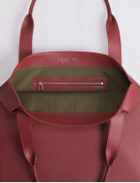 32.09 Soft leather tote bag in leather