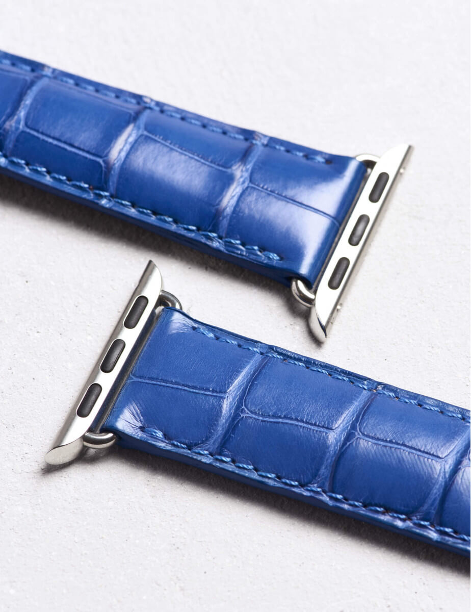 Porte-clés classique en alligator, bleu mat : un accessoire unique et  précieux.